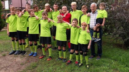 Pomaganie przez obstawianie!