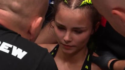 Nikita po przegranej wyprowadzona przez medyków! - Clout MMA 1
