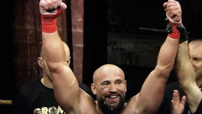 Słomka pokonuje Gorillę w zaciętej walce - Gromda 17