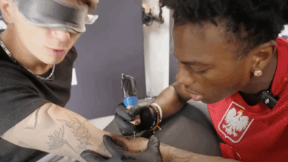 IShowSpeed zrobił tatuaż Kacprowi Błońskiemu i spotkał się z Matą!