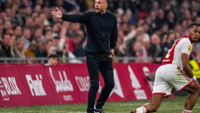 Ajax bez trenera! Heitinga wyleciał!