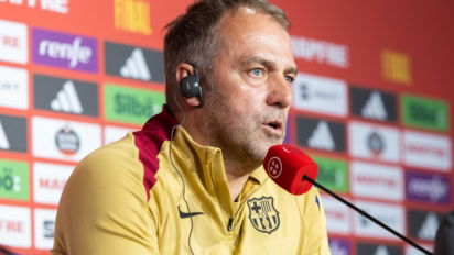 FC Barcelona wściekła na sędziego. Przemówili Flick oraz de Jong