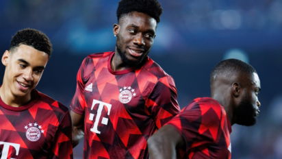 Gwiazdor Bayernu ze łzami opuszczał murawę. Kolejny uraz obrońcy