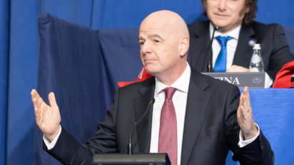 FIFA wpadła na nowy pomysł! Będzie sprzedawać... murawę