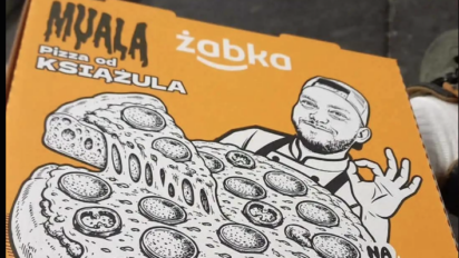 Książulo ostro skrytykowany przez internautów - Chodzi o jego pizzę...
