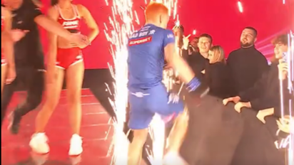 Mareczek rzucił się na kobietę?! -